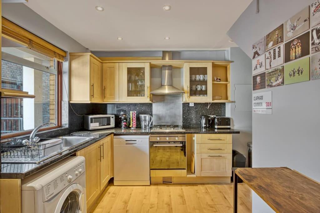 Lovely 3-Bed Clapham Common London Eksteriør billede